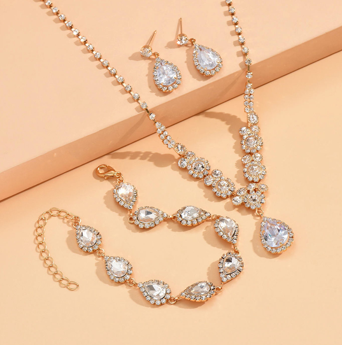 Manna Golden Trio Jewelry Set
