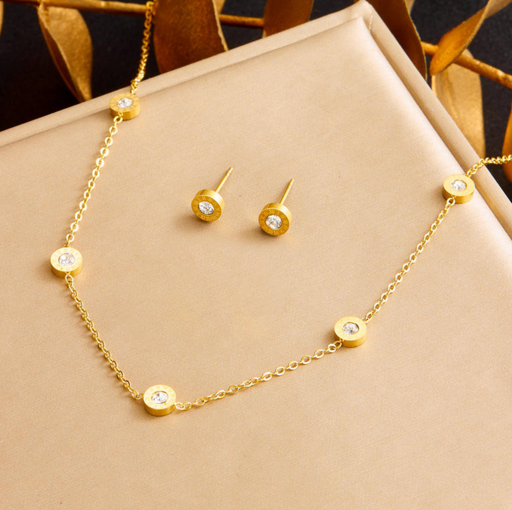Elara Crystal Chain Necklace
