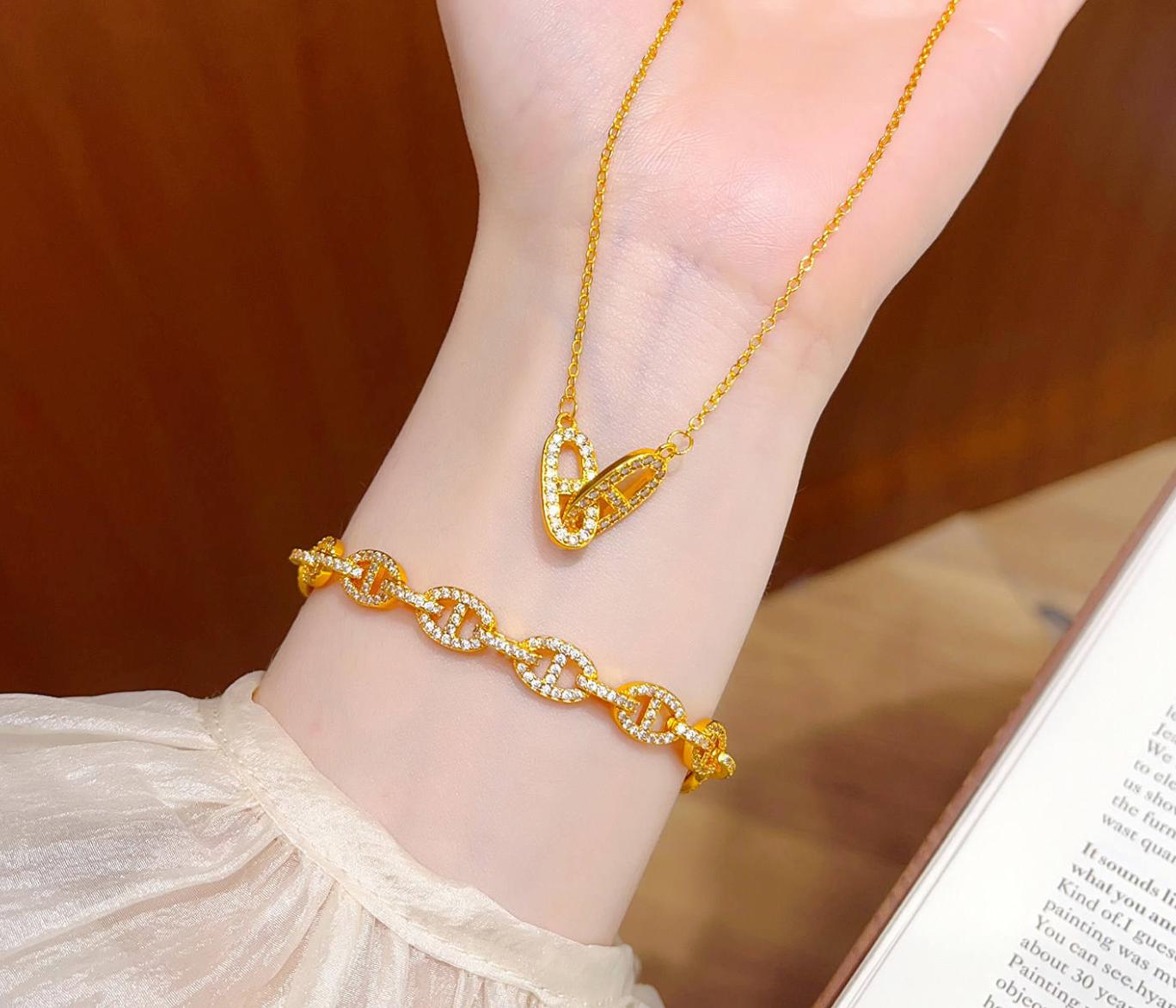 Aurelia Vintage Sand-Gold Statement Necklace